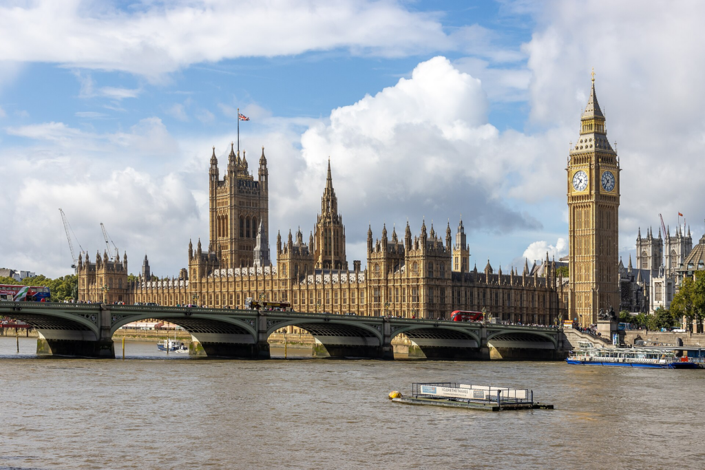 ウェストミンスター橋とウェストミンスター宮殿